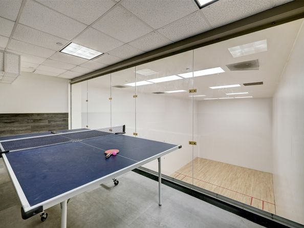 2001 Holcombe Boulevard 1905, Houston TX 77030