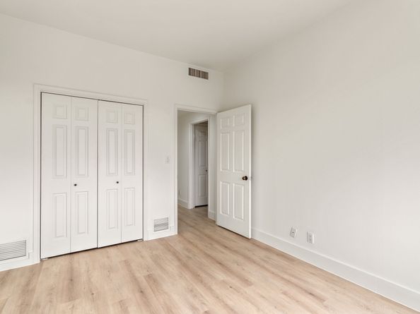 2001 Holcombe Boulevard 1905, Houston TX 77030