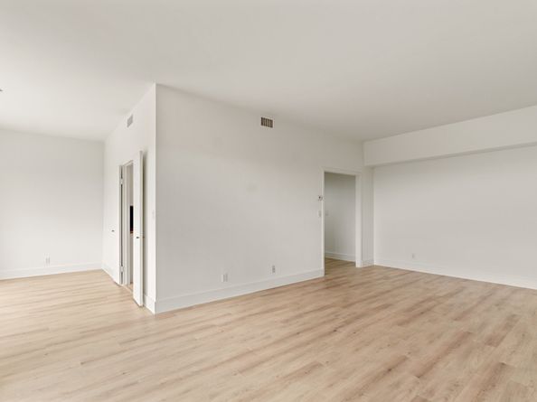 2001 Holcombe Boulevard 1905, Houston TX 77030