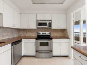 2001 Holcombe Boulevard 1905, Houston TX 77030
