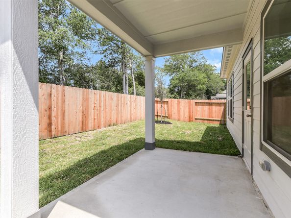 2037 Caney Creek Court, Conroe TX 77301