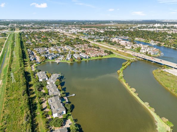 18800 Egret Bay Boulevard 207, Houston TX 77058