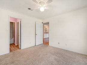 18800 Egret Bay Boulevard 207, Houston TX 77058