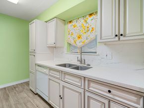 18800 Egret Bay Boulevard 207, Houston TX 77058