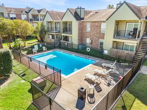 18800 Egret Bay Boulevard 207, Houston TX 77058