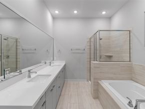 602 Thornton Road D, Houston TX 77018