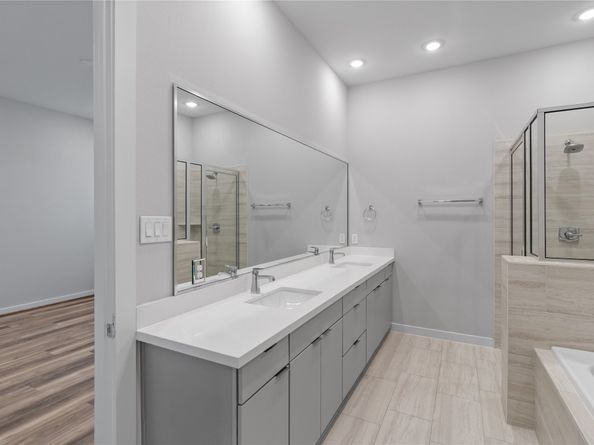 602 Thornton Road D, Houston TX 77018