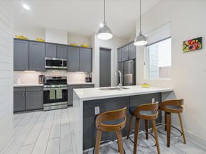 2408 Saint Charles Street, Houston TX 77004