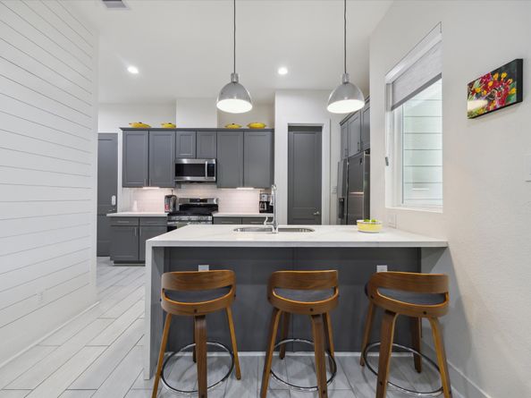 2408 Saint Charles Street, Houston TX 77004