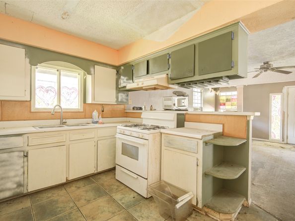 4909 Cochran Street 1, Houston TX 77009