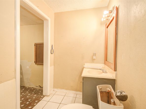 4909 Cochran Street 1, Houston TX 77009