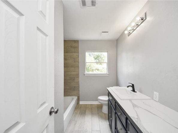 5826 Flamingo Drive, Houston TX 77033