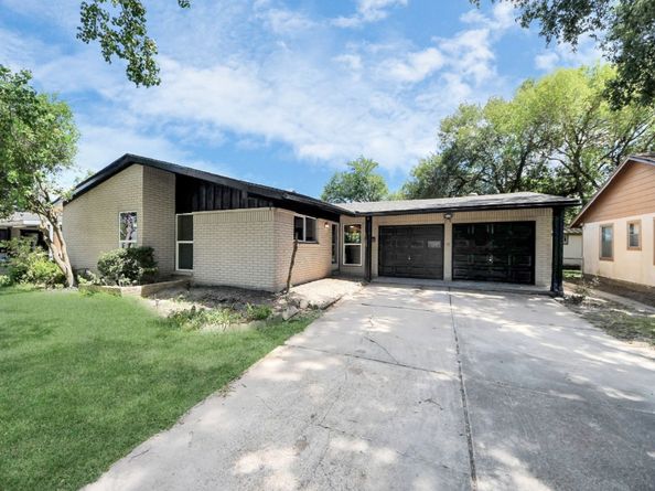 5826 Flamingo Drive, Houston TX 77033