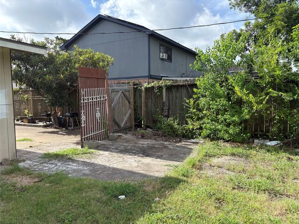 2131 Campbell Road, Houston TX 77080