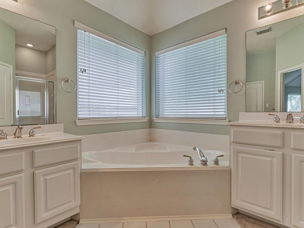 930 Arbor Pine, Tomball TX 77375