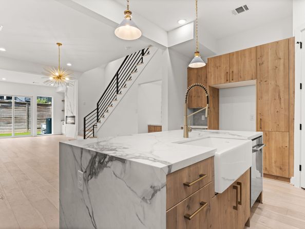 6209 Westcott Street, Houston TX 77007