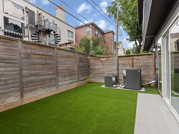 6209 Westcott Street, Houston TX 77007