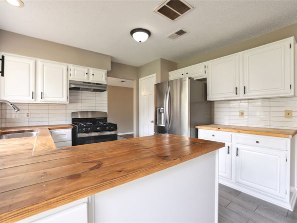 15918 Pinyon Creek Drive, Houston TX 77095