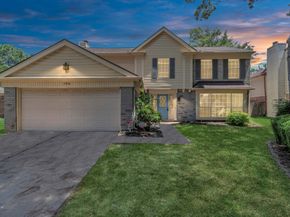 15918 Pinyon Creek Drive, Houston TX 77095