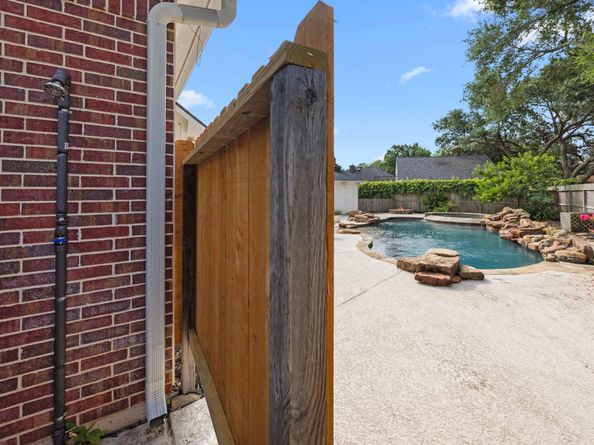 1123 Woodland Court, Richmond TX 77406