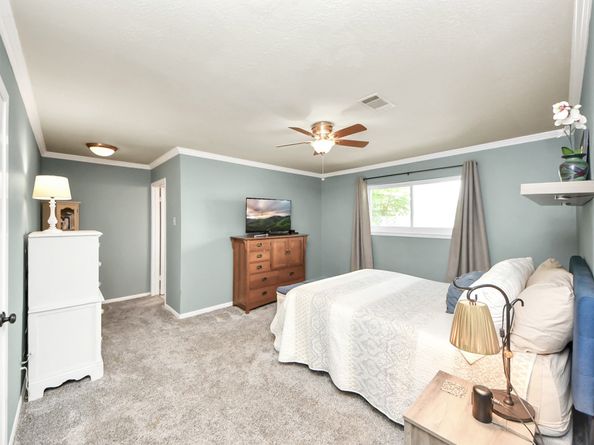 5642 Dumfries Drive, Houston TX 77096