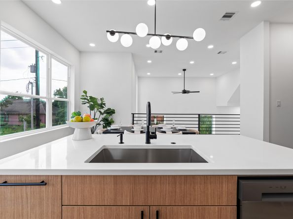 2948 Pitzlin Street, Houston TX 77023