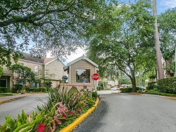 2100 Tanglewilde Street 402, Houston TX 77063