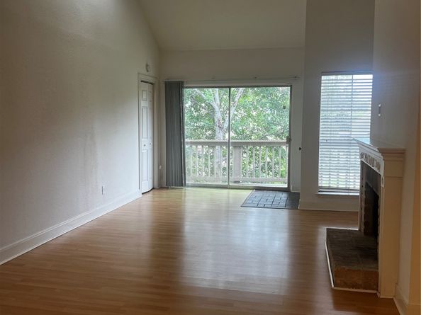 2100 Tanglewilde Street 402, Houston TX 77063