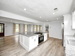 7439 Santa Fe Drive, Houston TX 77061