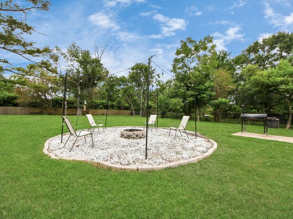 7439 Santa Fe Drive, Houston TX 77061