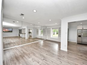 7439 Santa Fe Drive, Houston TX 77061