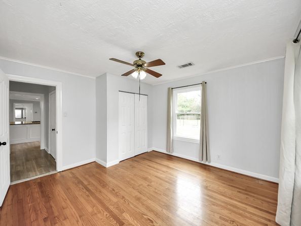 7439 Santa Fe Drive, Houston TX 77061