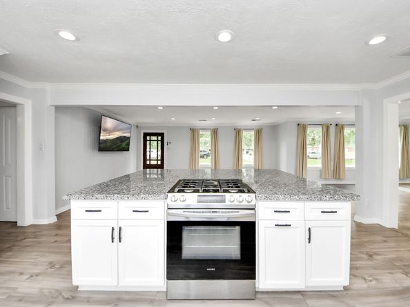 7439 Santa Fe Drive, Houston TX 77061