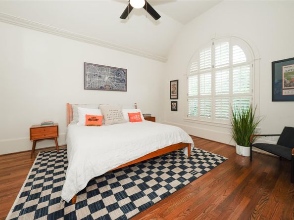 1529 Beall Street B, Houston TX 77008