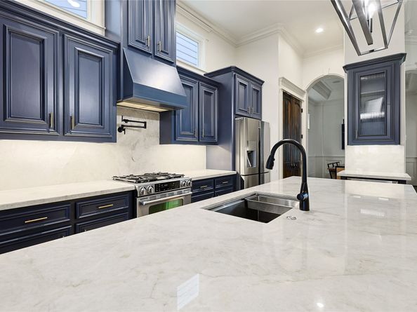1529 Beall Street B, Houston TX 77008
