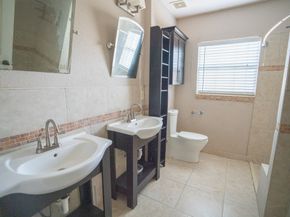 5507 W Bellfort Avenue, Houston TX 77035