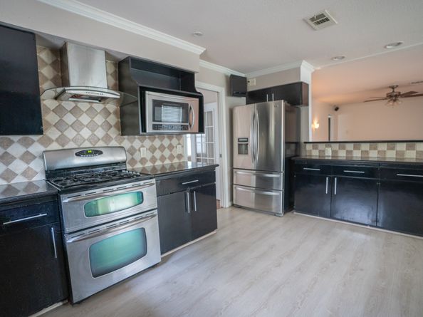5507 W Bellfort Avenue, Houston TX 77035