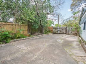 5507 W Bellfort Avenue, Houston TX 77035