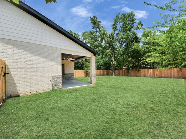8241 Caddo Rd, Houston TX 77078