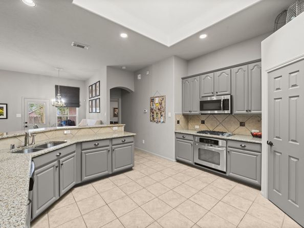 2506 Royal Highlands Lane, Conroe TX 77304
