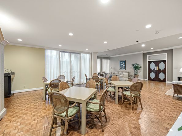 3711 San Felipe Street 6C, Houston TX 77027