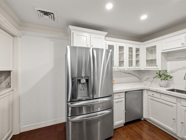3711 San Felipe Street 6C, Houston TX 77027
