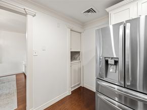 3711 San Felipe Street 6C, Houston TX 77027