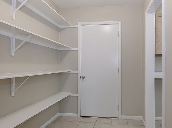 48 W New Avery Place, The Woodlands TX 77382