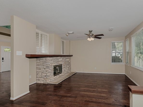 48 W New Avery Place, The Woodlands TX 77382