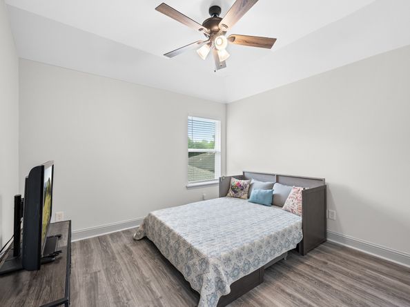 910 Mansfield Street, Houston TX 77091