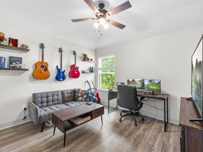 910 Mansfield Street, Houston TX 77091