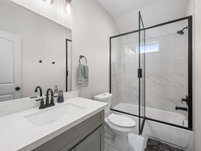 910 Mansfield Street, Houston TX 77091