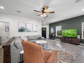 910 Mansfield Street, Houston TX 77091