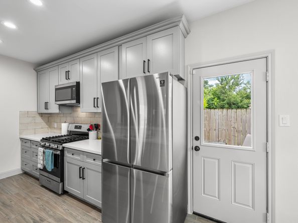 910 Mansfield Street, Houston TX 77091